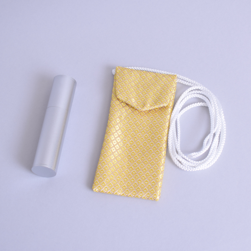 プラスチック製御守御本尊ケース〈袋付〉　金